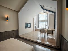 -上海虹桥中心爱琴海亚朵S酒店