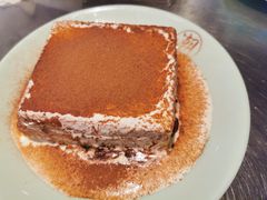 漏奶滑-潮界(虹桥新天地店)