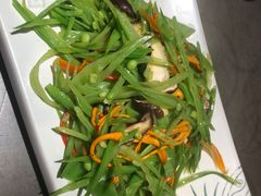 五彩花菇荷兰豆-云海肴·汽锅鸡·云南菜(高德置地店)