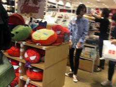 -名创优品(北京新中关购物中心地铁层店)