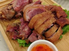 脆皮德国咸猪手-江南村酒家