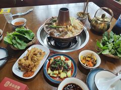 -岳记兴隆·青城腊排铜火锅(融创店)