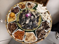 -土连锅·现熬养生汤锅(梁家巷店)