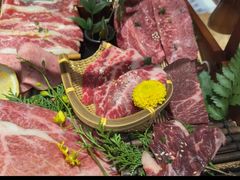 -山川小町·极番烧肉(新地假日广场店)