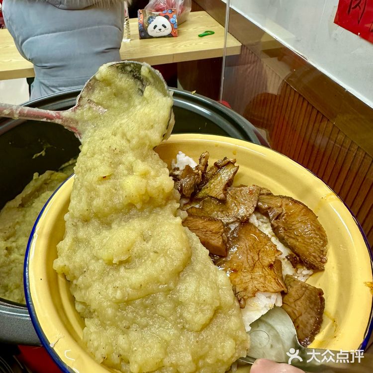 在大连！就这种不起眼的小店才好吃….