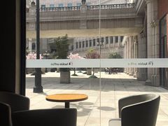 靠窗位-瑞幸咖啡(118广场店)