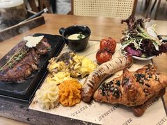 -Mark&Mars Restaurant