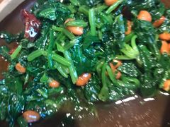 果仁菠菜-好嫂子酱猪手•农家菜(华远坊店)