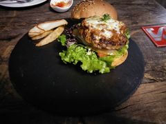 -HIGH FIVE哈福手工汉堡(桂林路店)