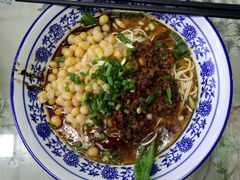 -渝之汇牛肉豌杂面