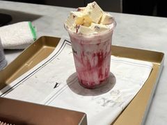生慕斯·酒渍莓果酸奶冰-HOT CRUSH趁热集合·现烤面包(上海环球港店)