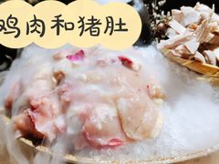 -洪氏嗨捞·广东猪肚鸡·椰子鸡火锅(西咸万象城店)