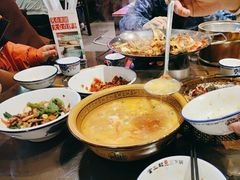 -富正毅三下锅·湘西韵味(天门山索道店)