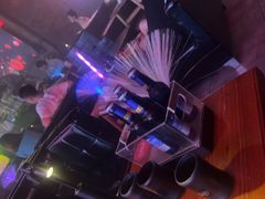 -喜鹊音乐酒馆(西街店)