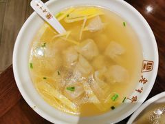 刀鱼小馄饨-老半斋(福州路店)