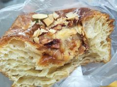 焦糖果仁丹麦-Juicy Bakery(大学路店)