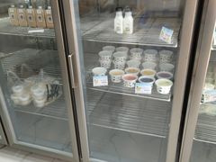 面包甜点陈列柜-白色日记·手作酸奶(麦凯乐店)