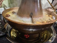 -果松木炭酸菜铜火锅·外婆参鸡汤