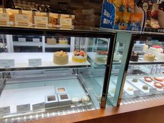 面包甜点陈列柜-光明悠焙(豫园店)