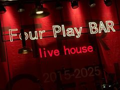 -FOUR PLAY BAR