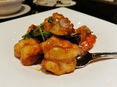 黑蒜大千爆虾球-北京四季酒店·采逸轩