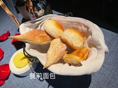 -弦月窗LUNETTE BY AMANDA(复兴路店)