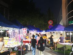 -吴山路夜市