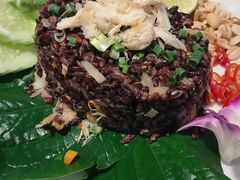 -Chom Cafe and Restaurant