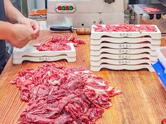 -来龍儿鲜切牛肉自助老火锅
