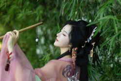 -烟雨江南汉服体验馆