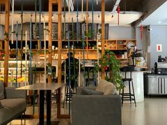 -LEO CAFE