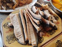 -黄利砖万峰林布依特色酸笋牛肉馆
