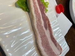 厚切五花肉-·缸桶屋·韩式牛肋条自助烤肉(西湖D11店)