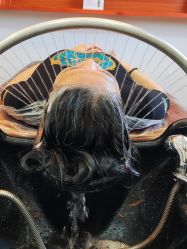 -岳灵生发养发馆