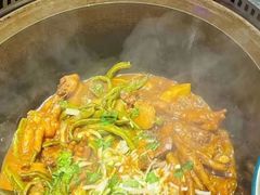 -山河屯铁锅炖·非遗东北菜(南山店)