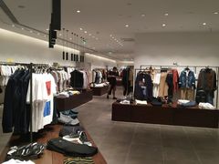 -URBAN REVIVO(高德置地广场·春广场店)