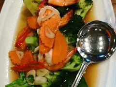 -Chom Cafe and Restaurant