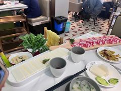 -洪氏嗨捞·广东猪肚鸡·椰子鸡火锅(西咸万象城店)