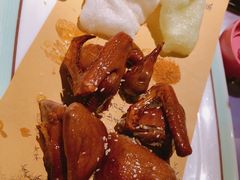 脆皮乳鸽-松沪名灶·豆浆鱼头·新上海菜(飞航吾悦广场店)