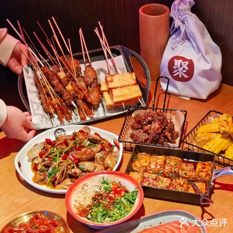 聚点串吧 | 五角场夜宵新据点!这家烤串超正!😍