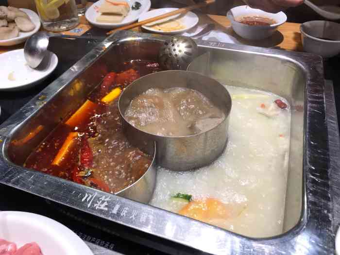 川庄重庆火锅-"口味川式口味,但是我们点的锅底比较清淡.