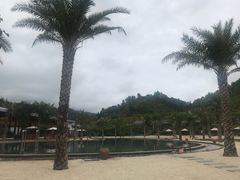 -腾冲洞山温泉村