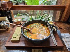 -银米·云南传统过桥米线(双廊黑金冠店)