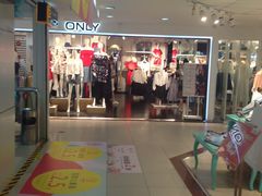 店内环境-摩登百货(岗顶店)