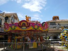 -亚龙湾亚泰商业街