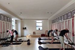 -成都阿难陀艾扬格瑜伽中心