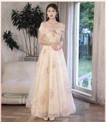 -莫小姐婚纱