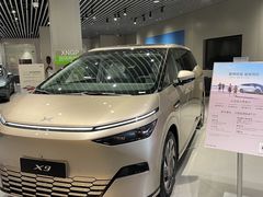 -小鹏汽车体验中心(苏州龙湖狮山天街店)