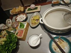 -四点金粥底火锅(沂州里店)