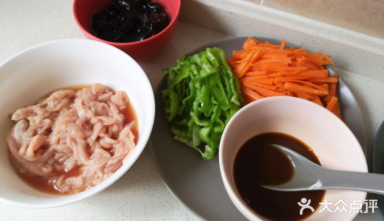 鱼香肉丝—加茭白或者笋会更好吃哦